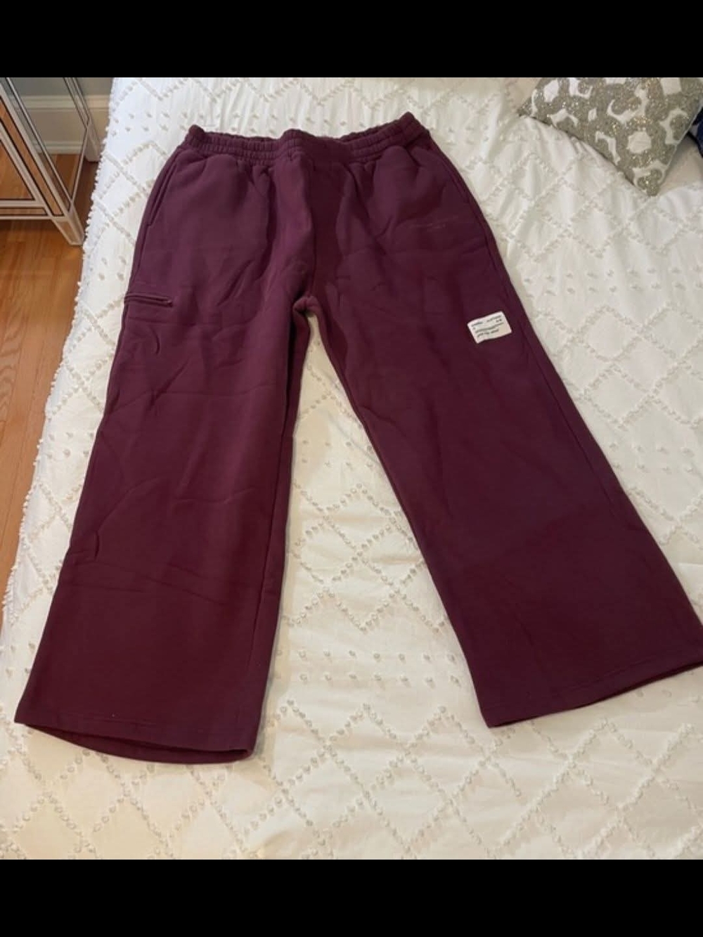 Womens Wide-Leg Joggers in Deep Plum